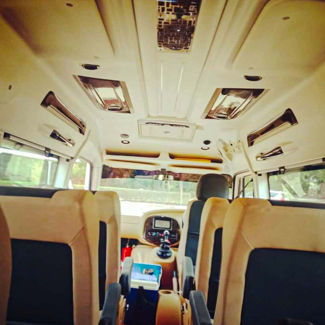 9 Seater Maharaja Tempo Traveller 2